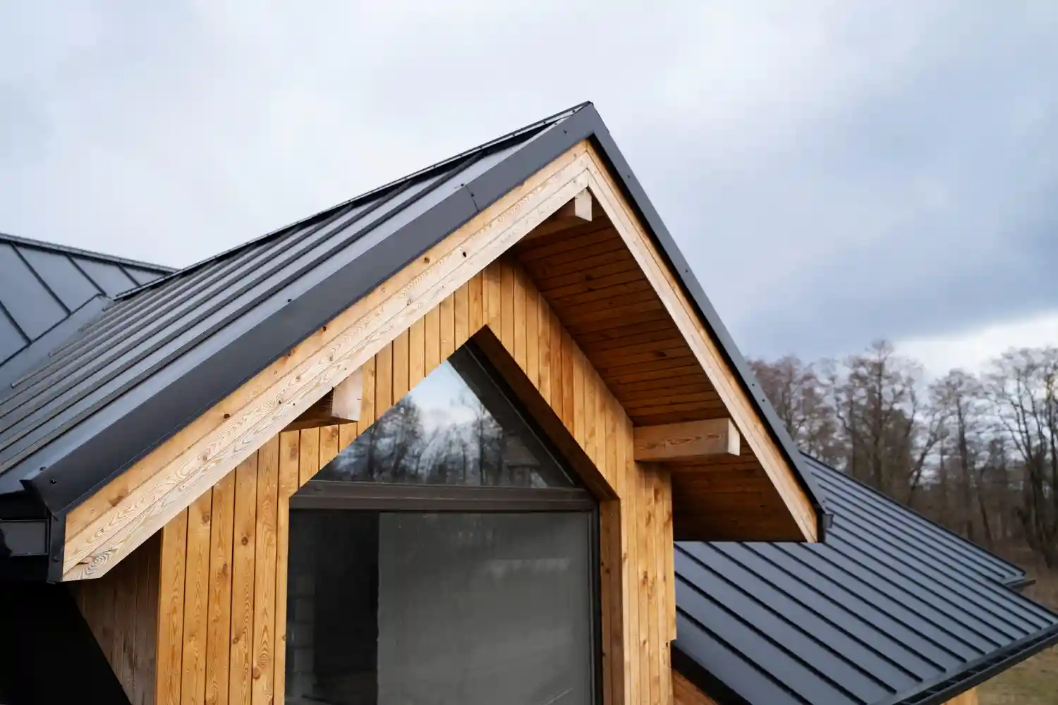 Pose de toiture et bardage en bois